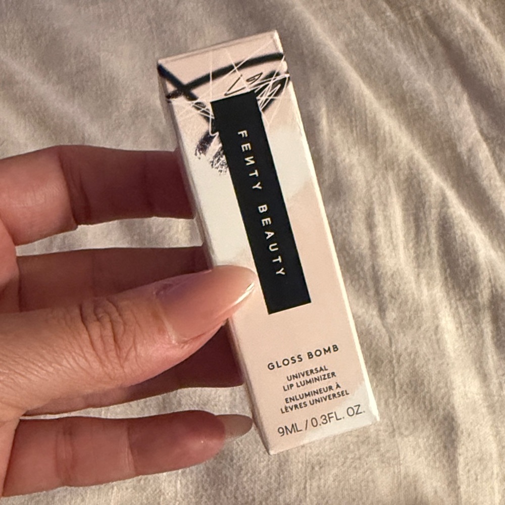 Fenty Beauty Gloss Bomb Hot Chocolit